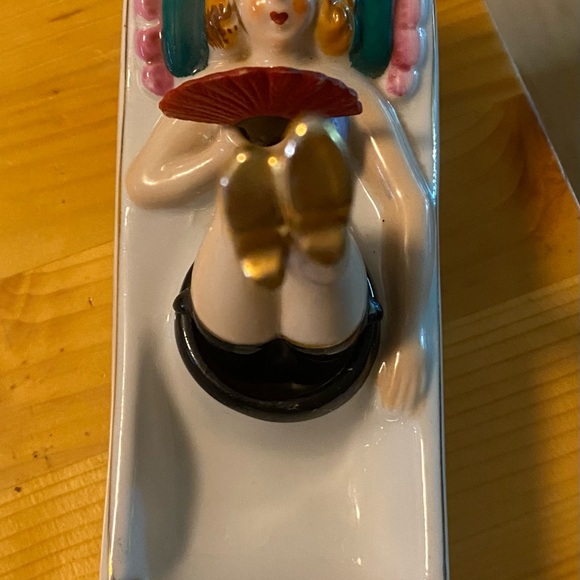 Vintage Nodder Sexy Lady Ashtray w/ bobbing legs - Picture 3 of 5